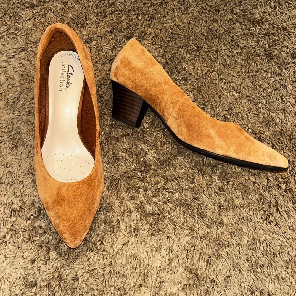 Clark’s brown Teresa step pump heels